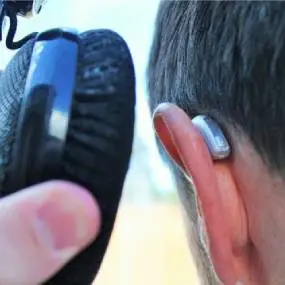 سمعک پشت گوشی